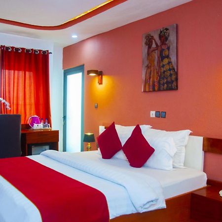 Hotel La Casa Cielo Cotonou Bagian luar foto