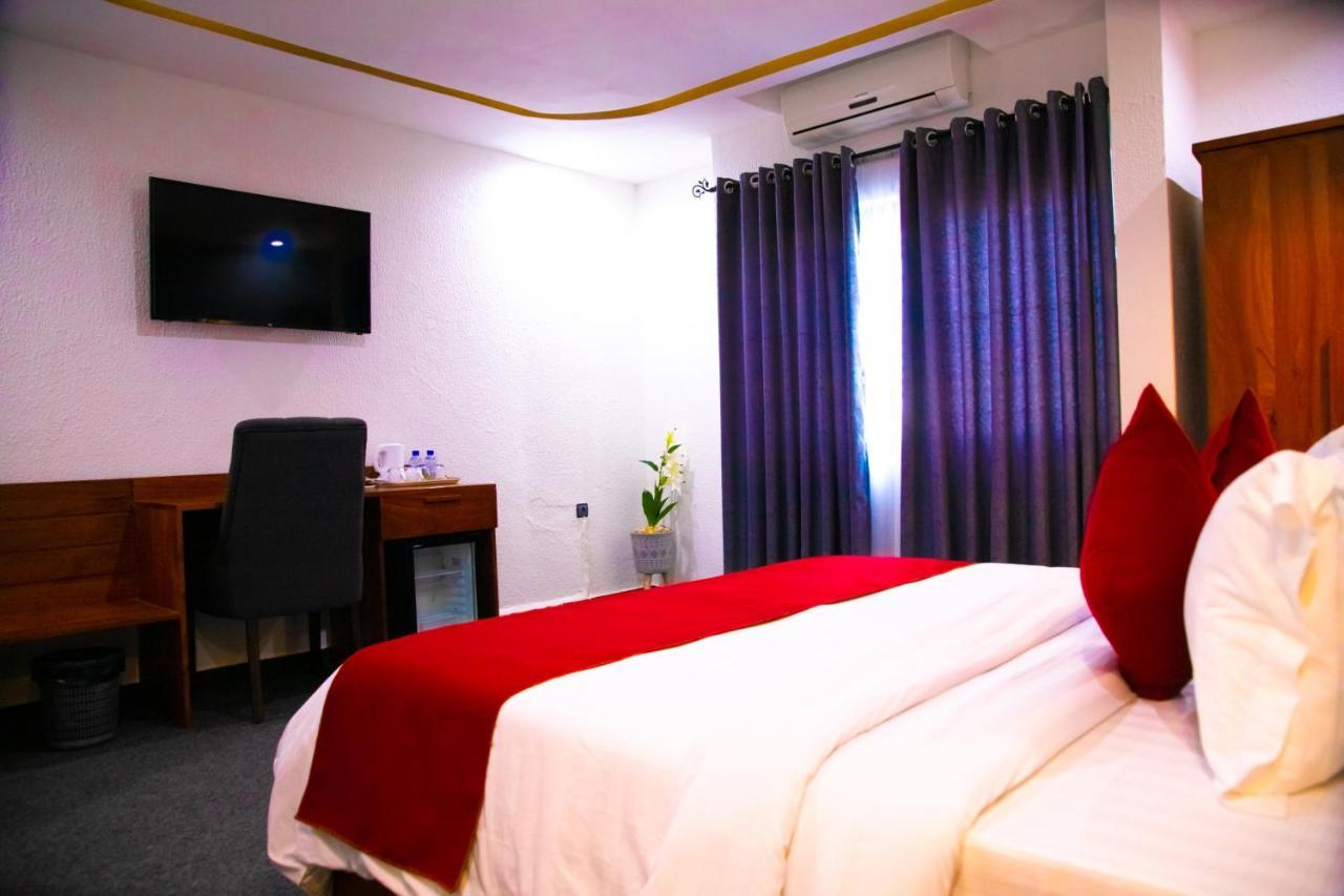 Hotel La Casa Cielo Cotonou Bagian luar foto